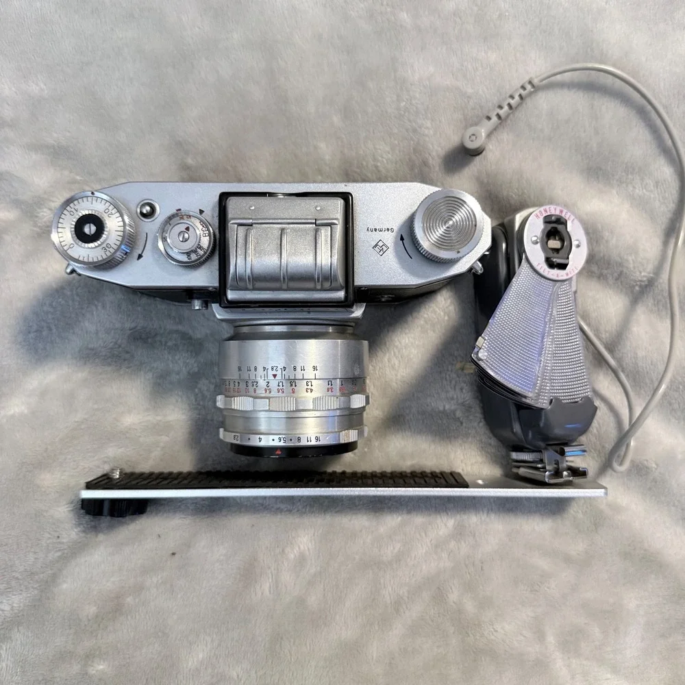 Vintage Praktica FX3 35mm Camera Zeiss Jena Tessar 50mm f/2.8 Honeywell Flash